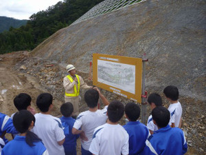 201011023